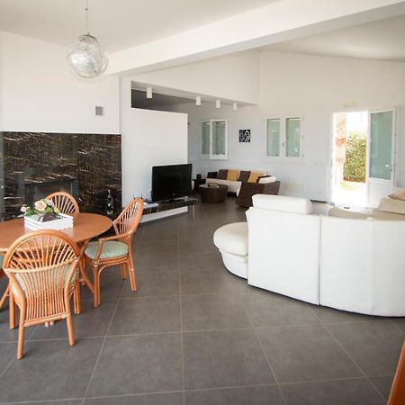 Villa Afrodite | Luxury Villa And Pool クストナーチ エクステリア 写真